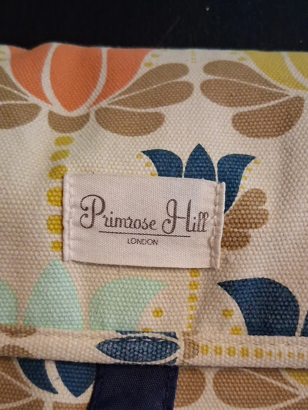 Primrose Hill London Lotus Flower Hanging Travel Organizer Toiletry Bag Valet